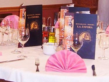 Restaurante La Ánfora Mesa con copas